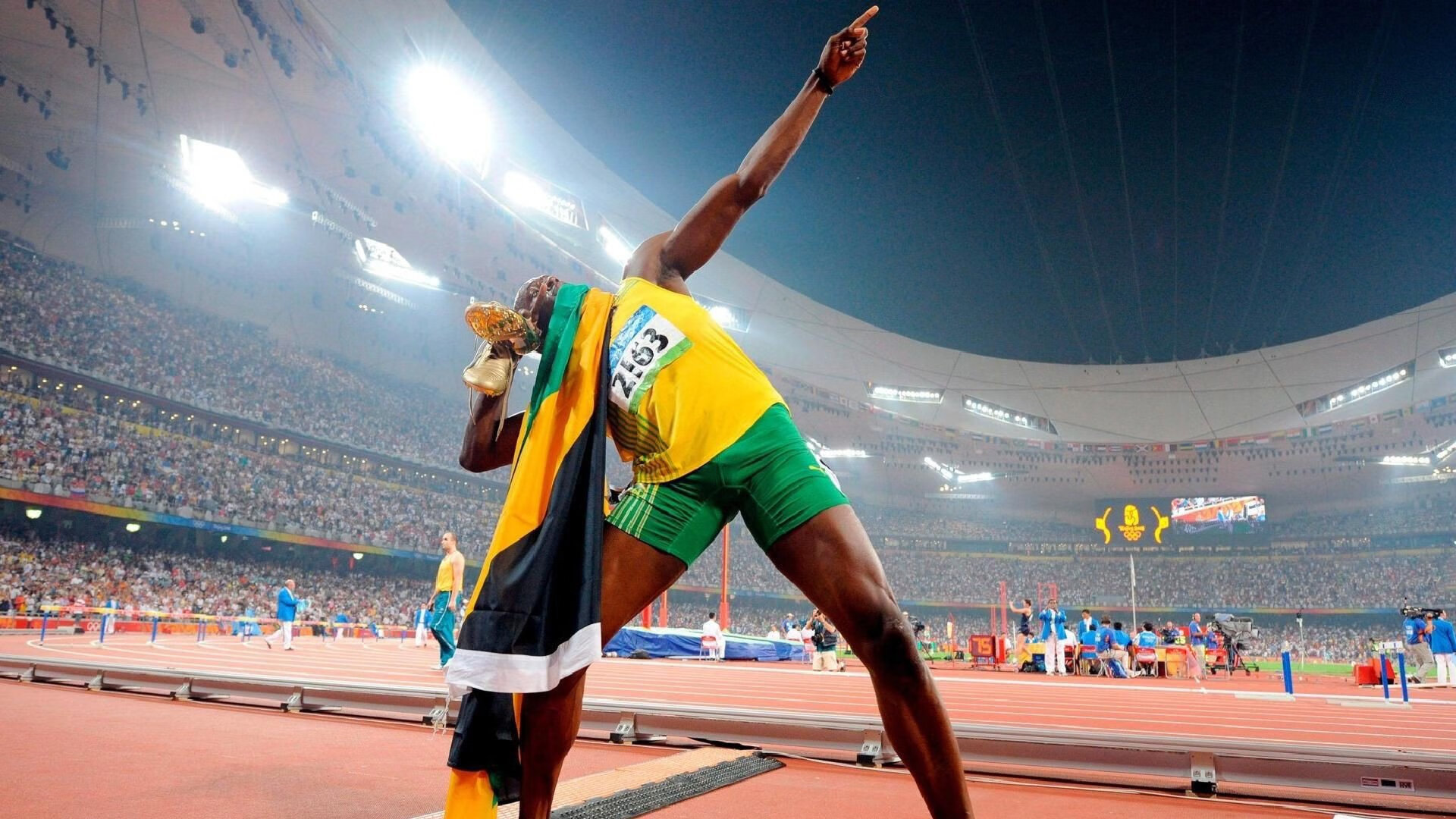 “腰旗美式橄榄球：东部新区赛场带来全新竞技氛围”