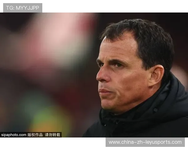 英超裁判判罚的争议不断,赛后辩论热烈,2021赛季英超裁判